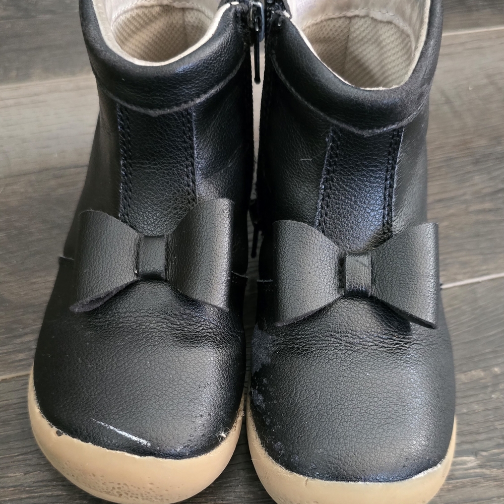 L'amour Kids Black Leather Shoes with Bow